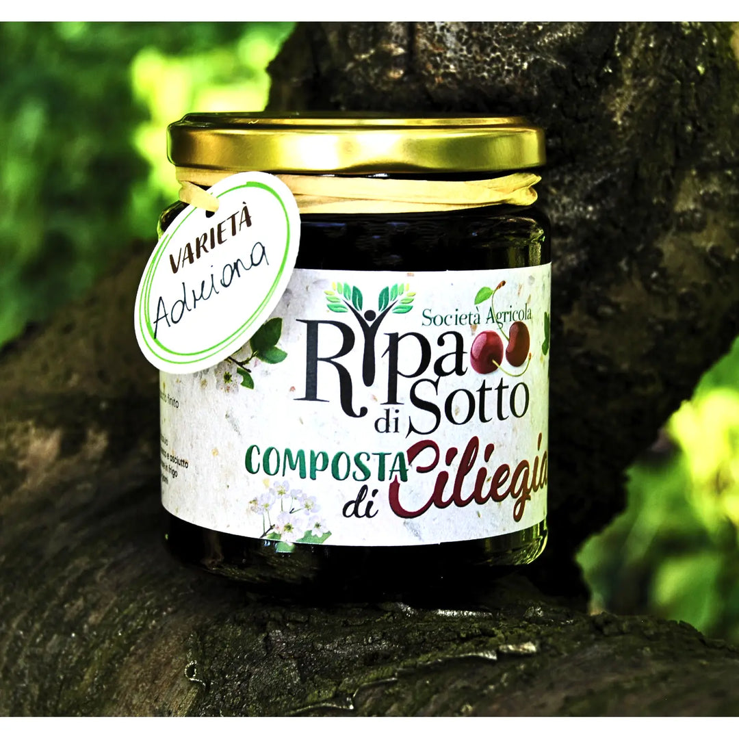 Glass jar of Composta di Ciliegia Adriana cherry jam 320g by Ripa di Sotto