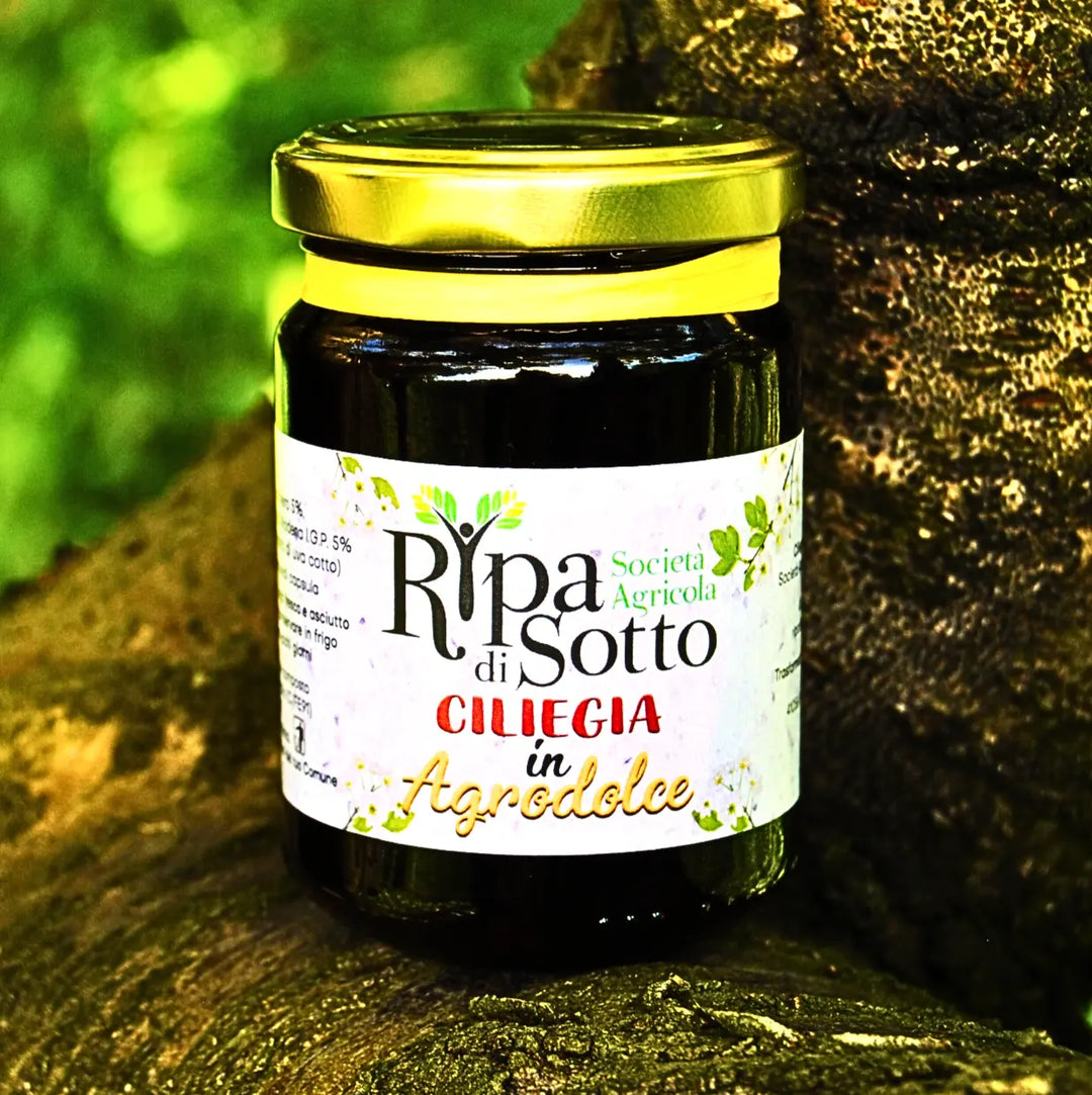 Vaso di composta di ciliegia Adriana in agrodolce da 150 gr di Ripa di Sotto