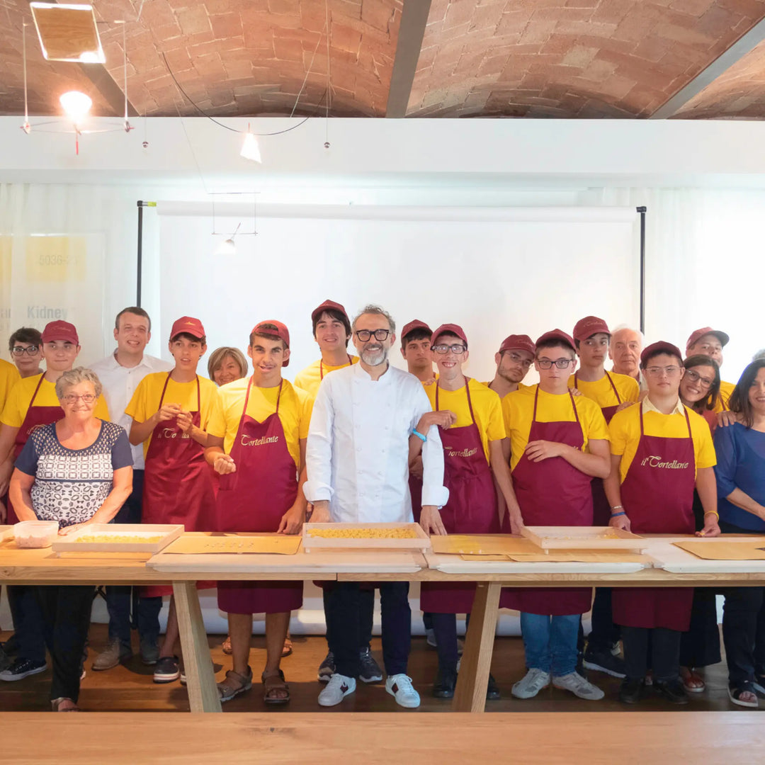 Confezione da 2 kg di tortellini freschi artigianali IL TORTELLANTE con ripieno tradizionale e progetto di inclusione sociale
