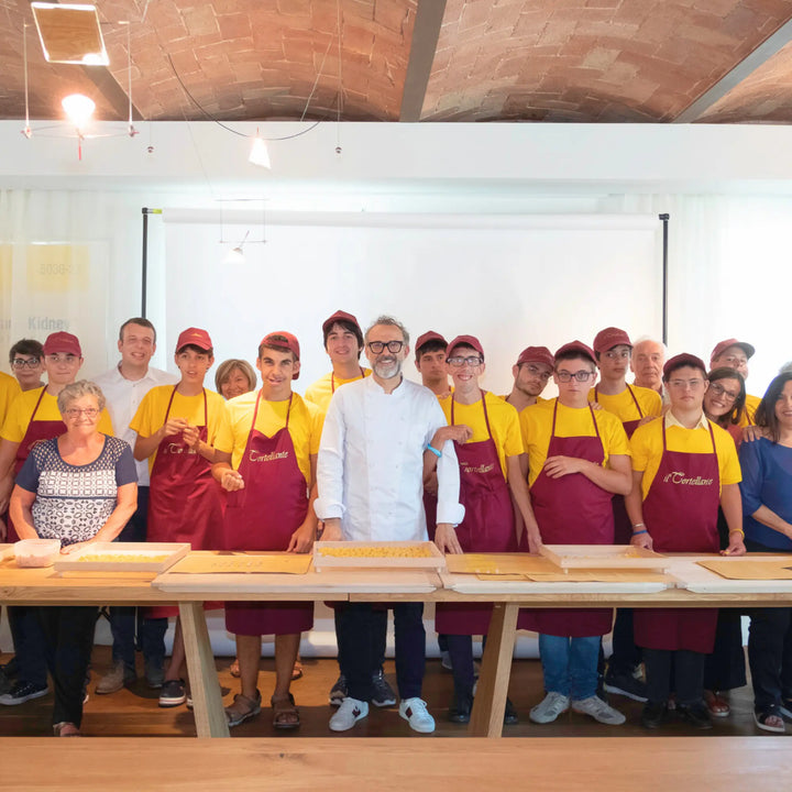 Confezione da 2 kg di tortellini freschi artigianali IL TORTELLANTE con ripieno tradizionale e progetto di inclusione sociale