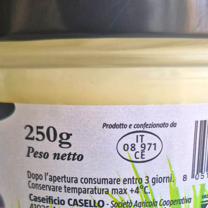 Vaso di crema di formaggio naturale al tartufo da 250g, cremosa e vellutata