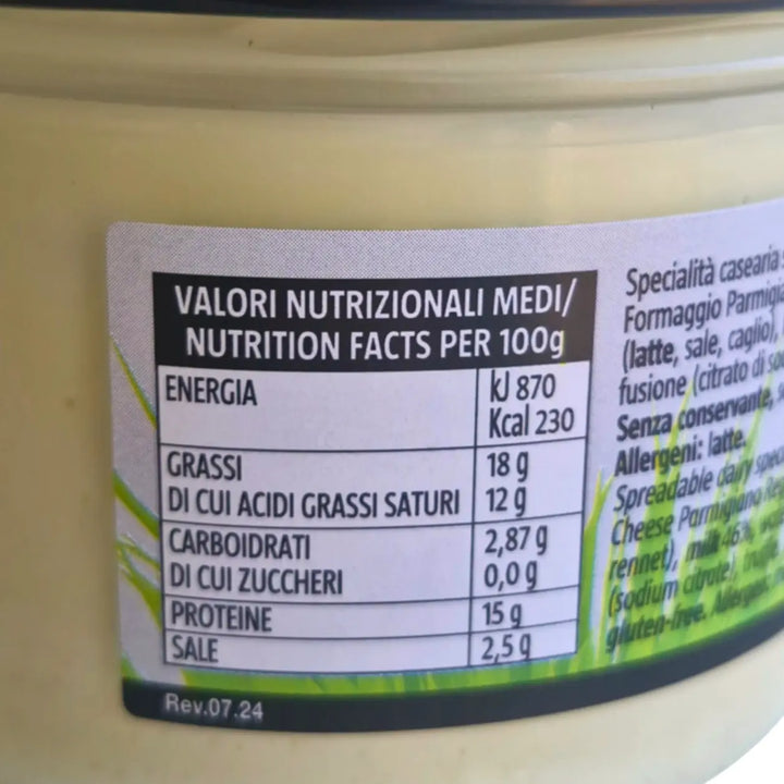 Vaso da 250g di crema di formaggio naturale al tartufo, vellutata e senza conservanti, perfetta per pasta e risotti