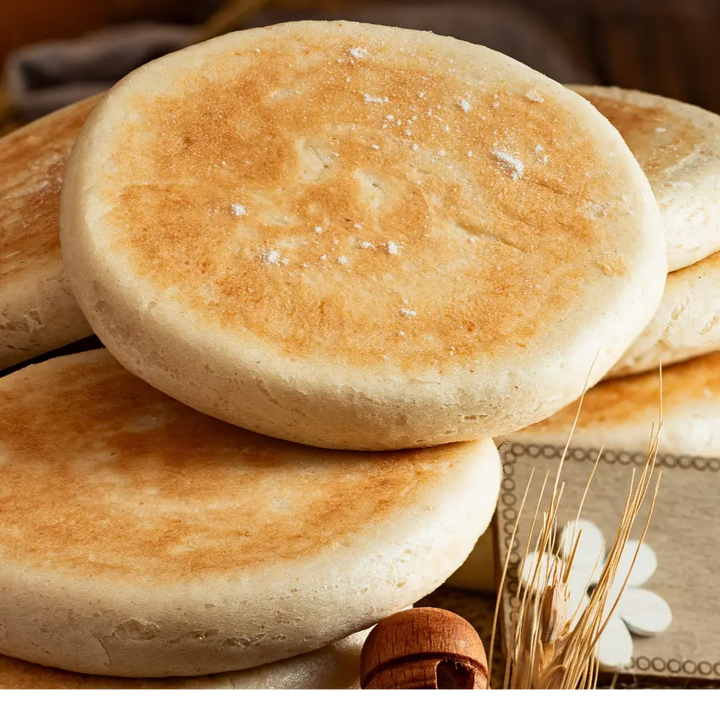 Pacchetto da 10 tigelle cotte morbide e dorate, crescentine tradizionali modenesi pronte da scaldare e farcire